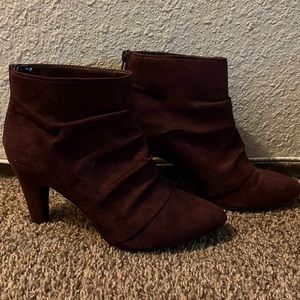 Maroon Seven Dials heeled booties, size 8.5